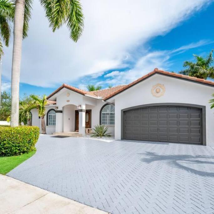 Apartment Lovely Stay. Tamiami