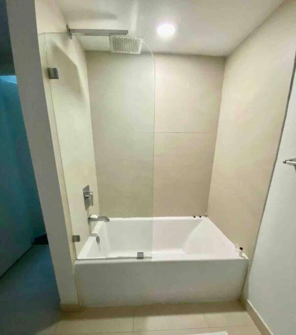 Ocean View Beachfront 2bed/2b M-penthouse @hyde
