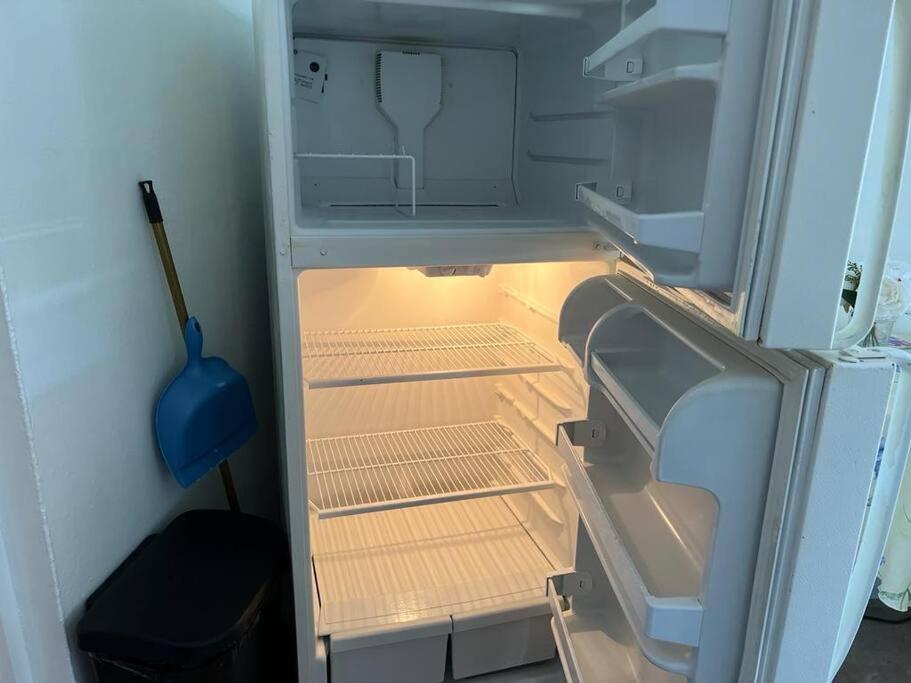 Cozy Affordable Studio Close To The Beach * Hallandale Beach