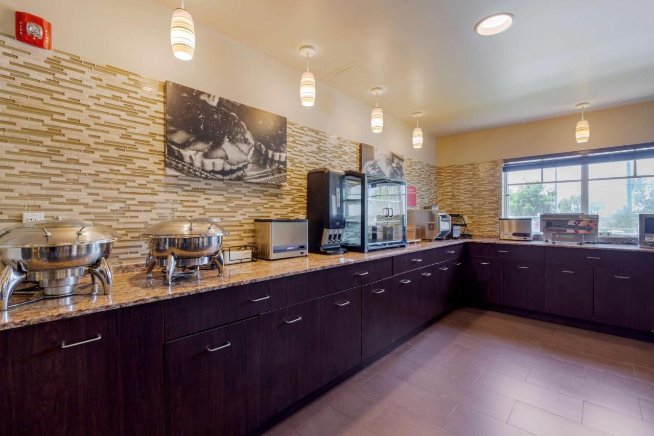 Western Miami Airport North & 3*