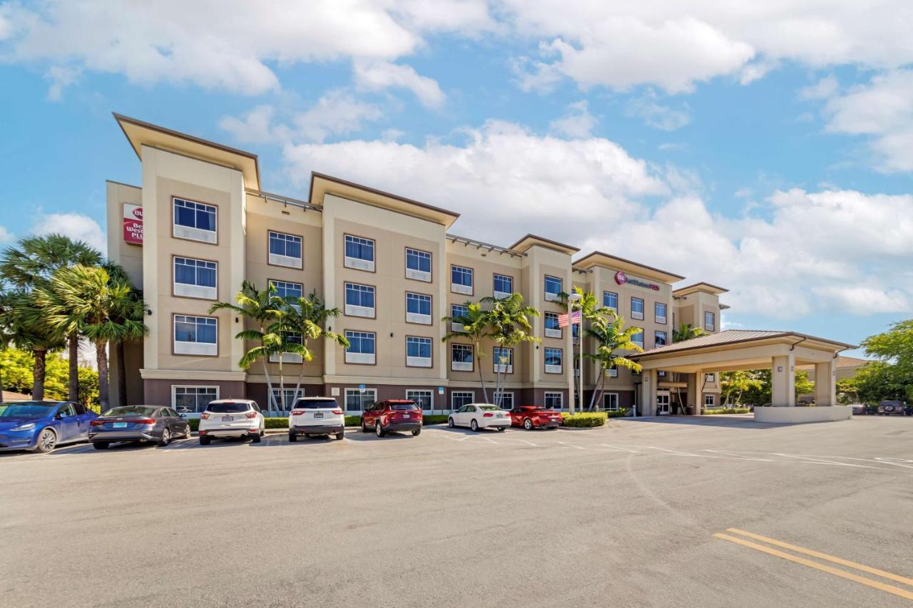 Western Miami Airport North &
