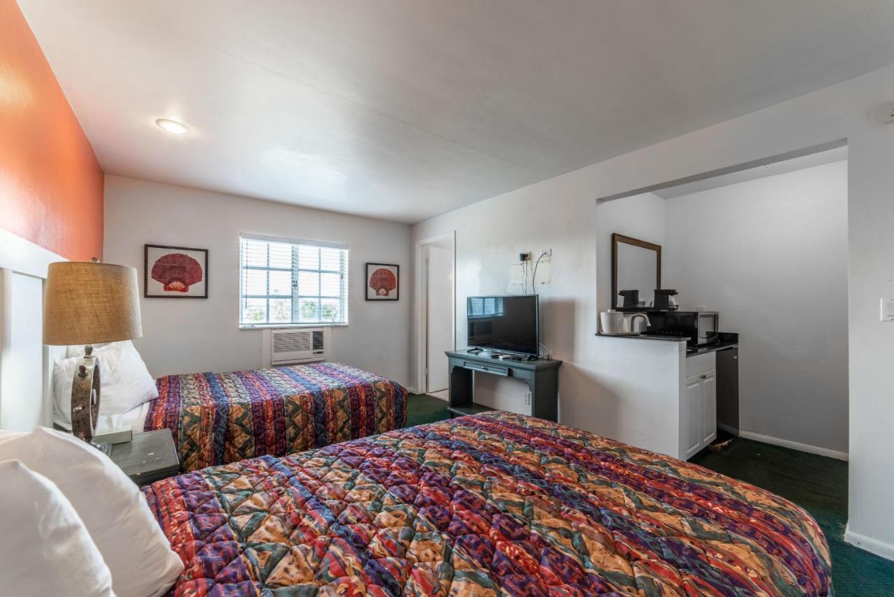 Captain's Table By Adventures Hotel Everglades City
