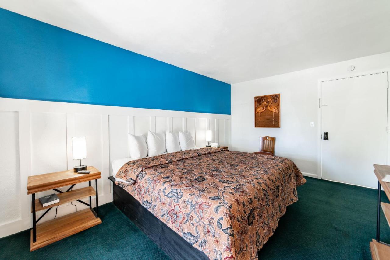 Captain's Table By Adventures 3* Everglades City