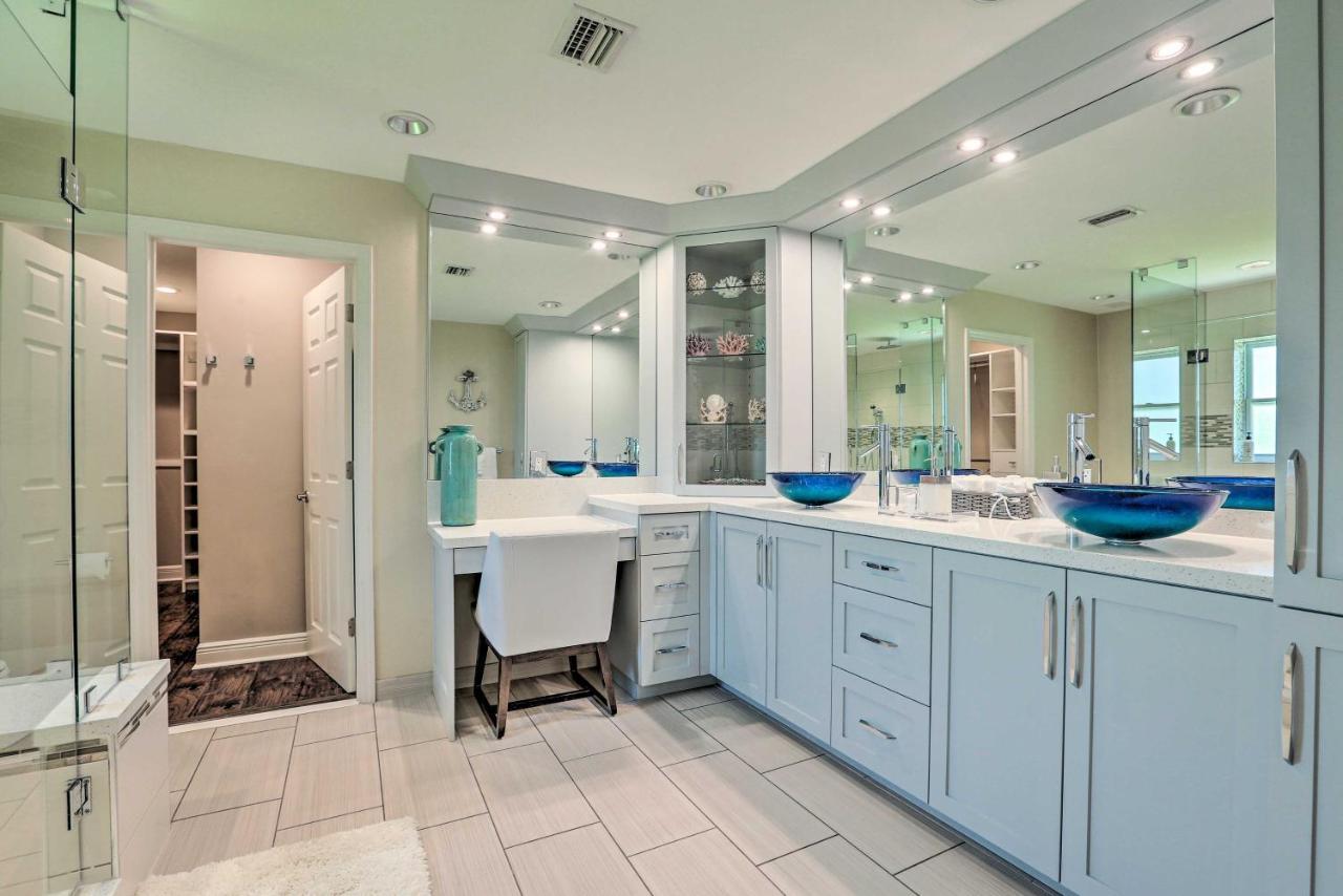 Luxe Escape With Pool 4 Mi To Holiday home Cape Coral