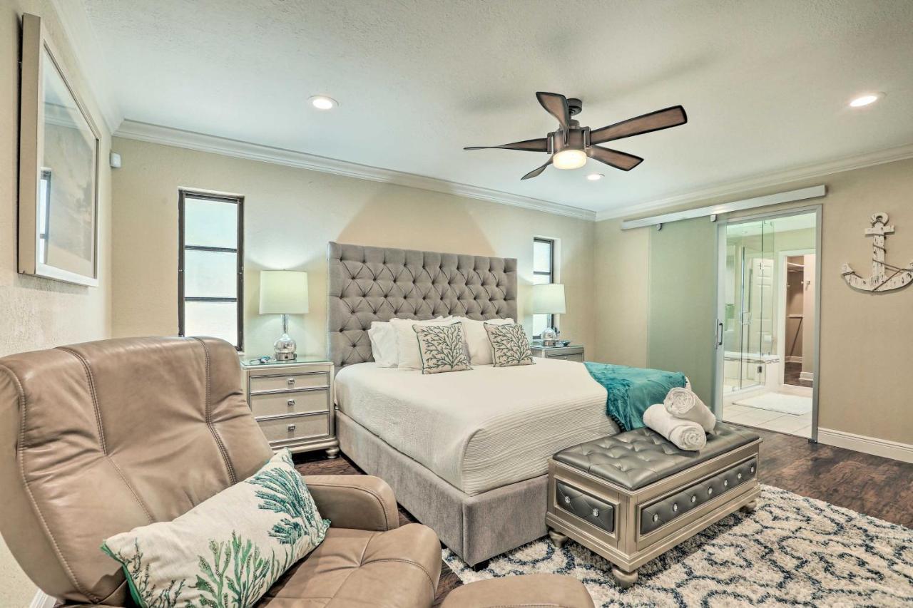 Luxe Escape With Pool 4 Mi To Holiday home Cape Coral
