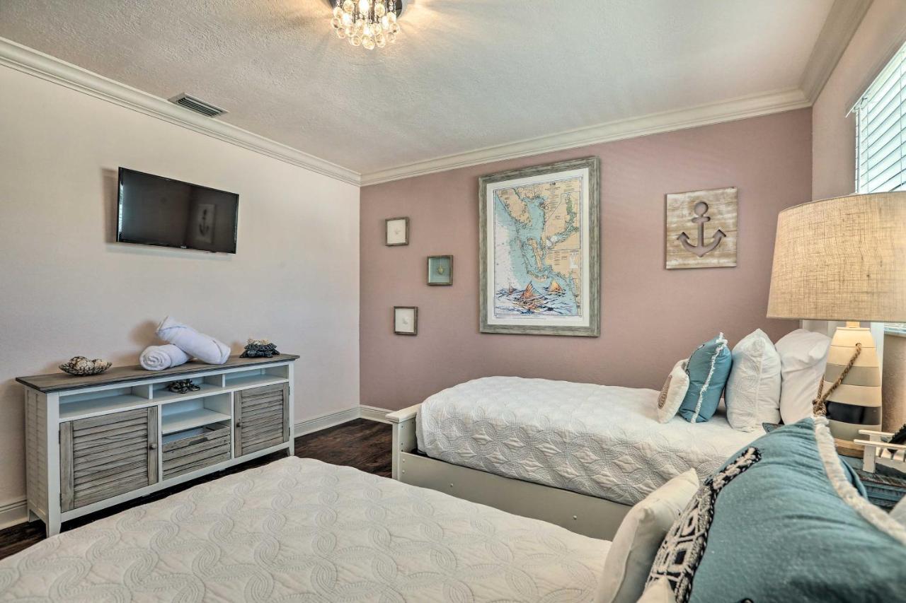Luxe Escape With Pool 4 Mi To Cape Coral