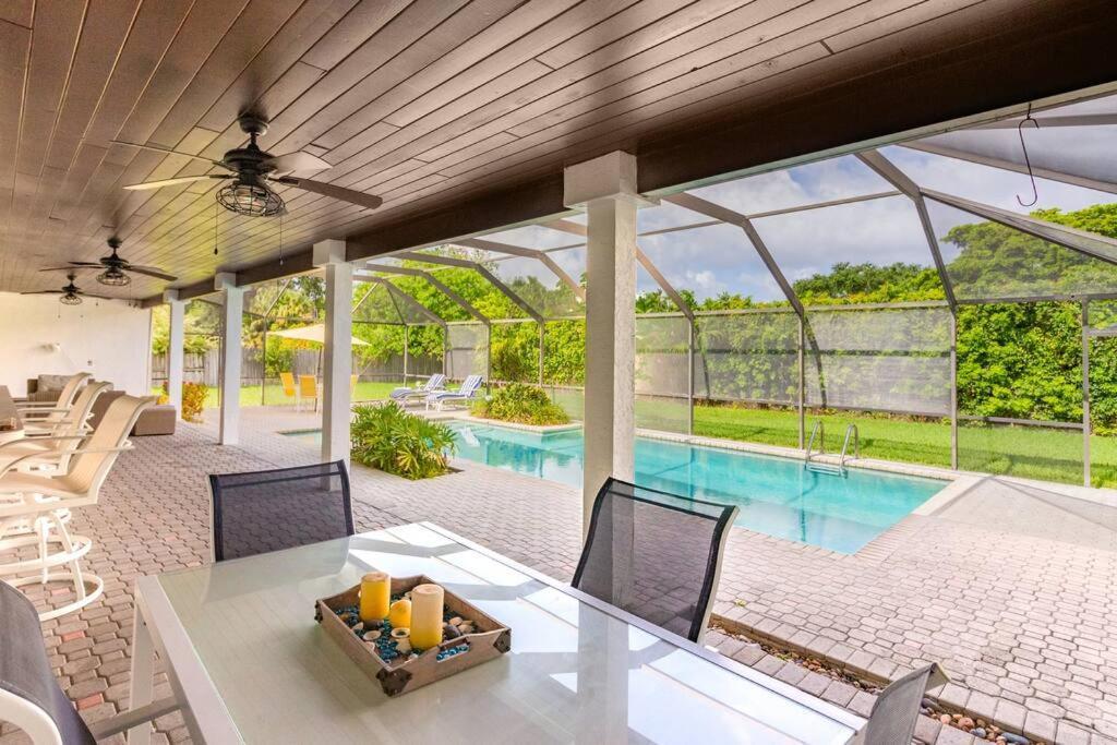 Holiday home Spacious 3 Bed/2.5bath Miami W/ Pool!