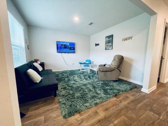 Leny's Place Pensacola