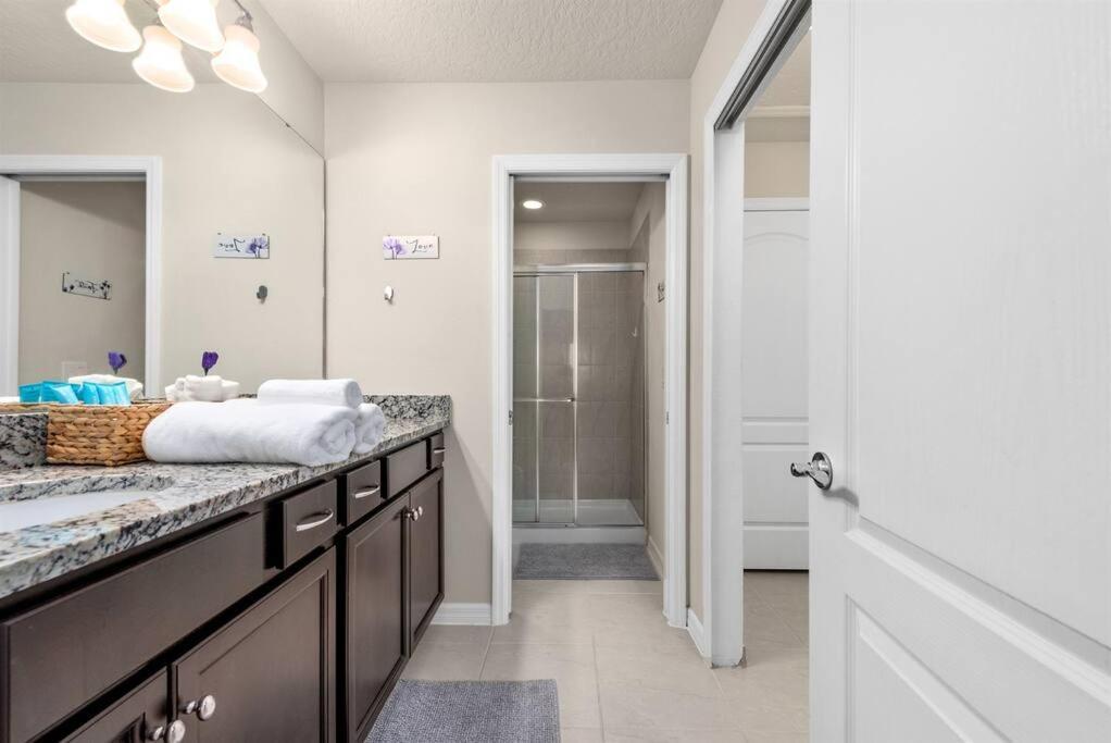 Amazing 5 Bedrooms With Pool/bbq Near * Kissimmee