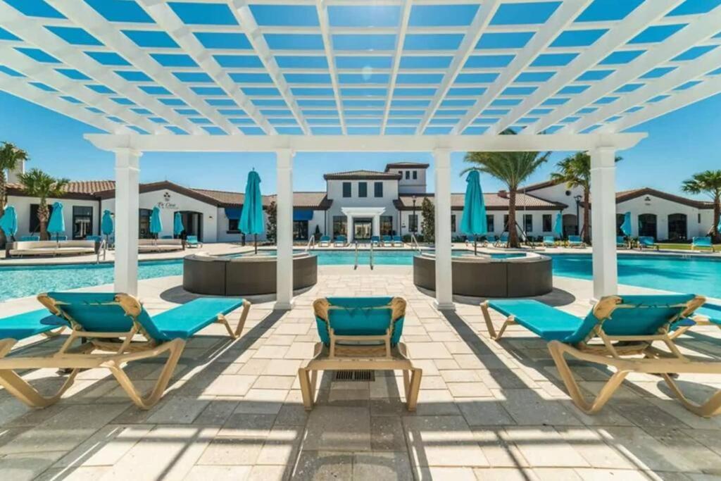 Amazing 5 Bedrooms With Pool/bbq Near Villa