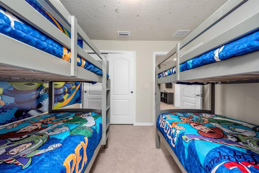 Amazing 5 Bedrooms With Pool/bbq Near *