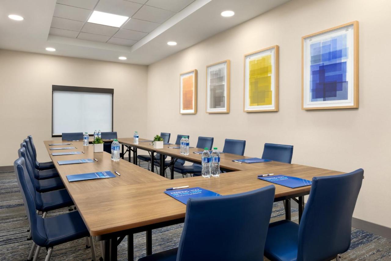 Express & Pierce West By Ihg
