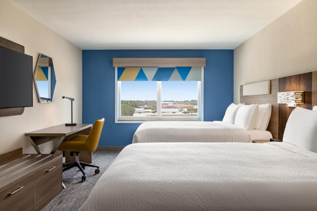 Express & Pierce West By Ihg Hotel Fort Pierce