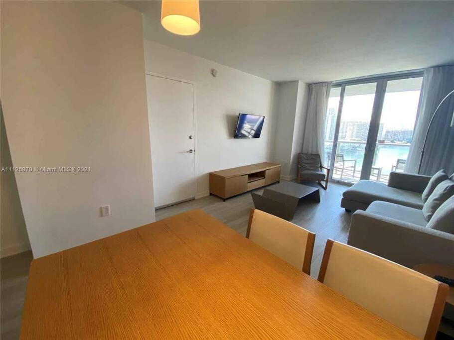 Apartment 1 Bd 1 Ba @beachwalk *