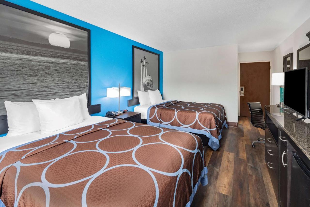 Super 8 By Wyndham Pensacola