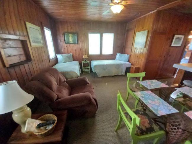 Stegbone's Fish Camp And Campsite Satsuma
