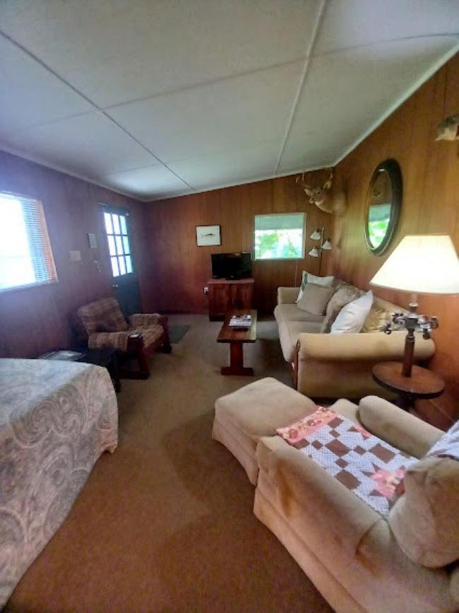 Stegbone's Fish Camp And Campsite