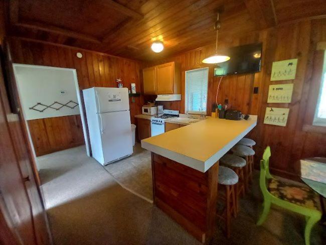 Stegbone's Fish Camp And 2* Satsuma