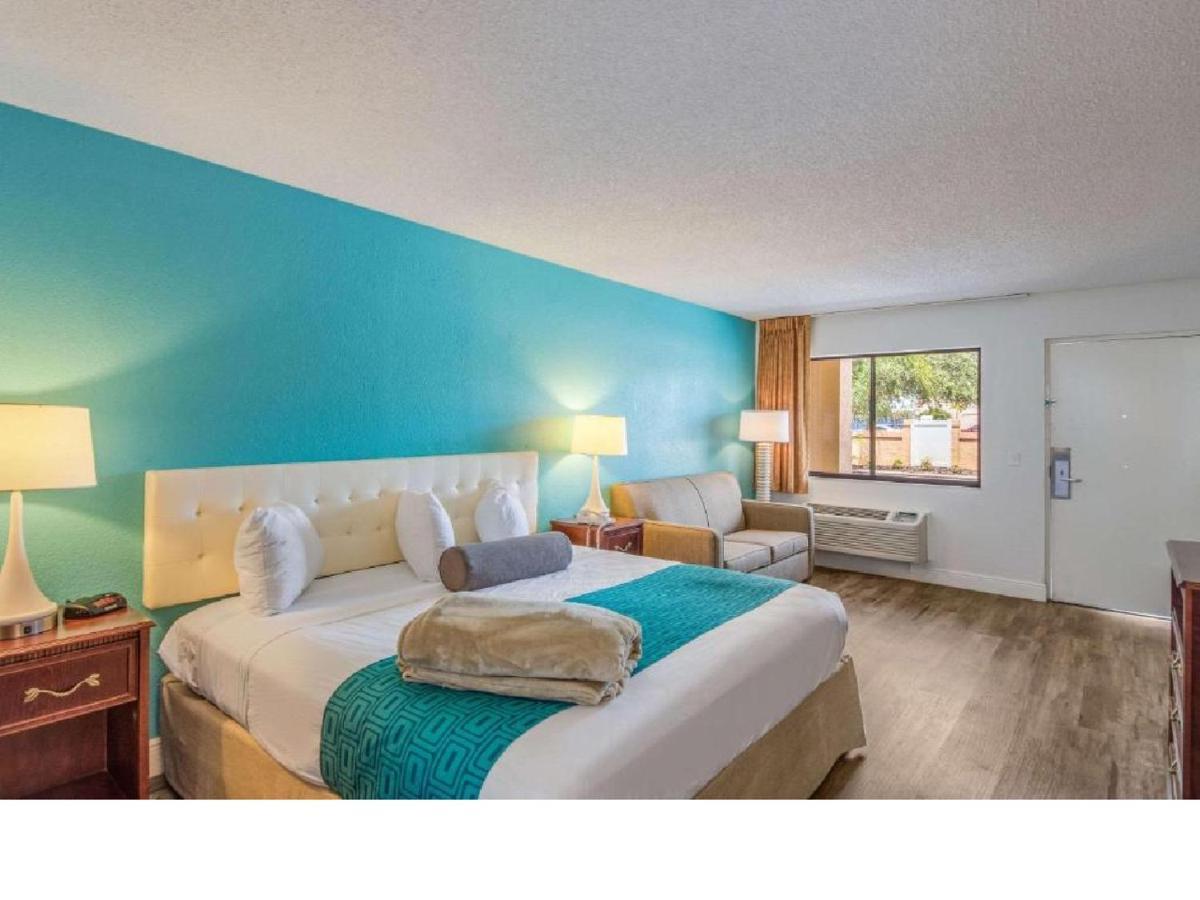 Rodeway North Inn 2*