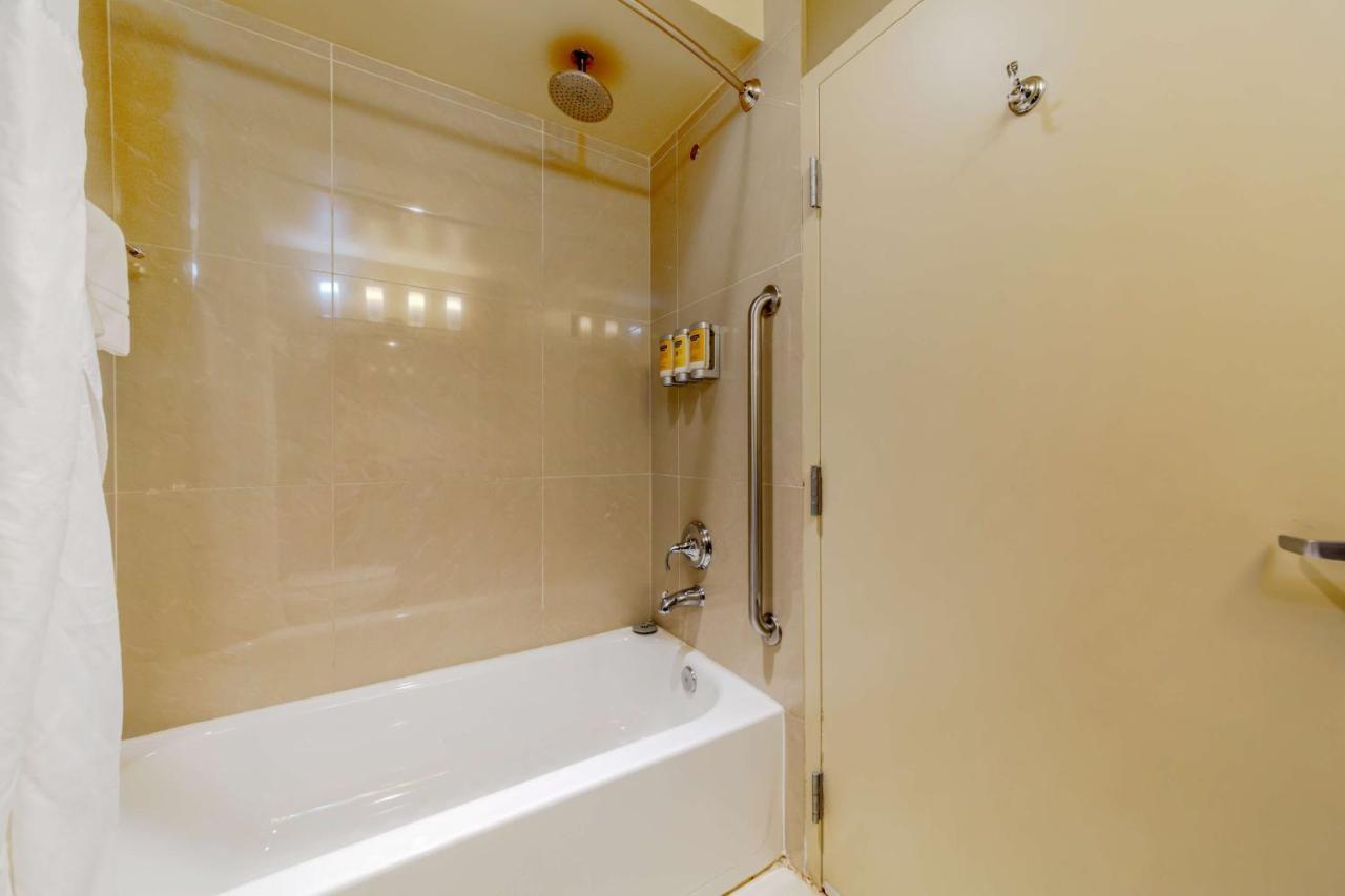 Western Miami Airport North & Hotel 3*