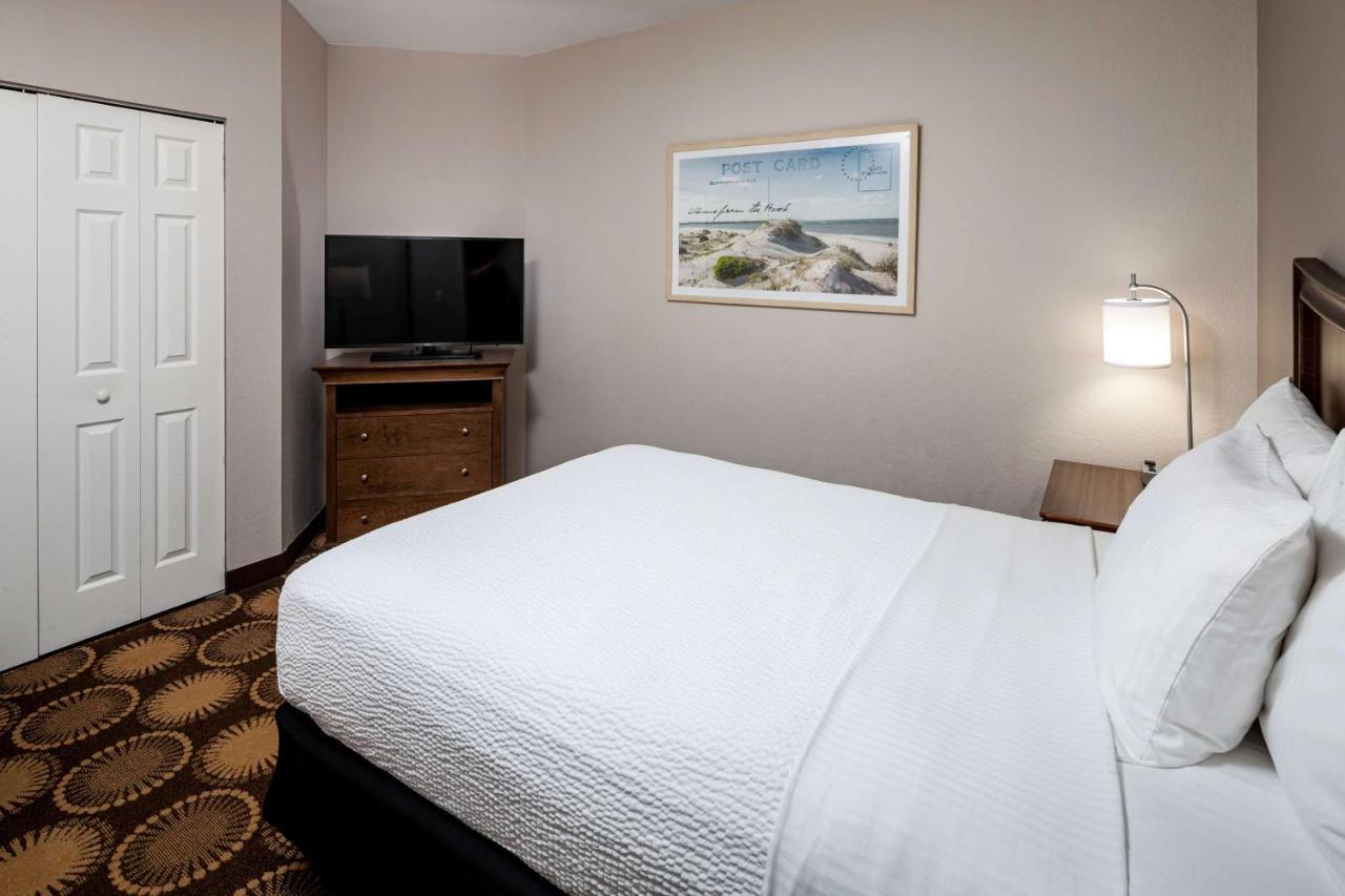 Western New Smyrna & 3*