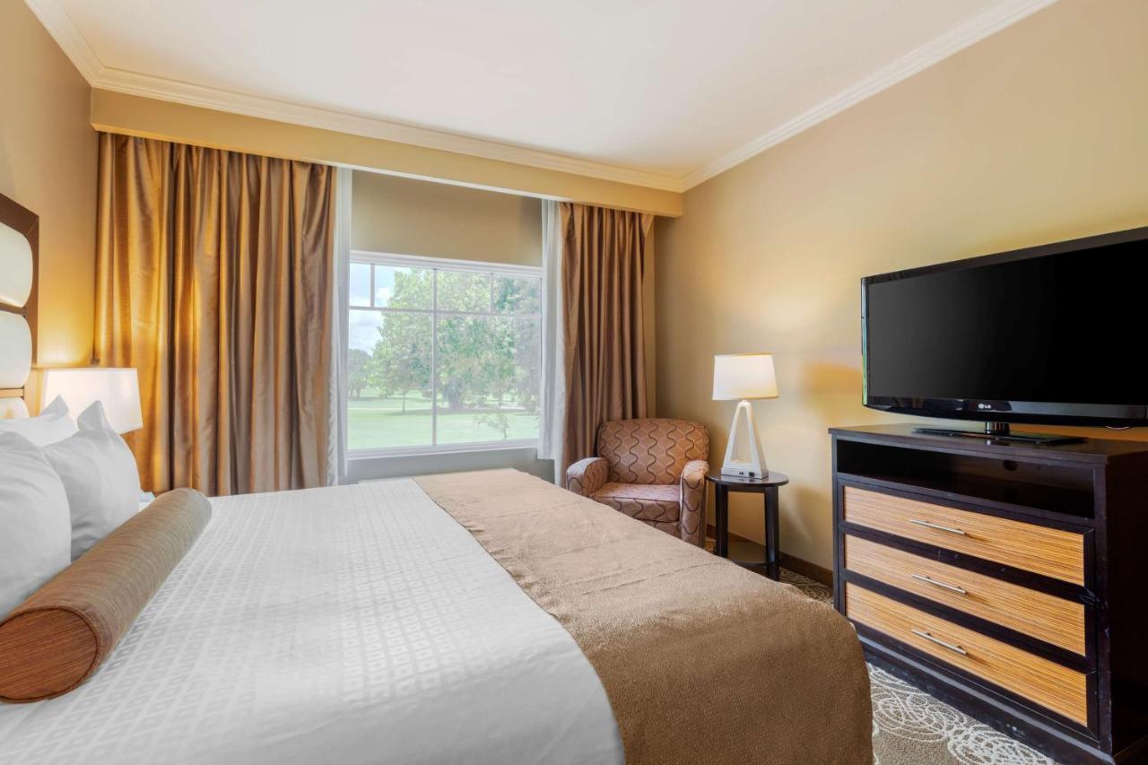 Western Miami Airport North & 3*