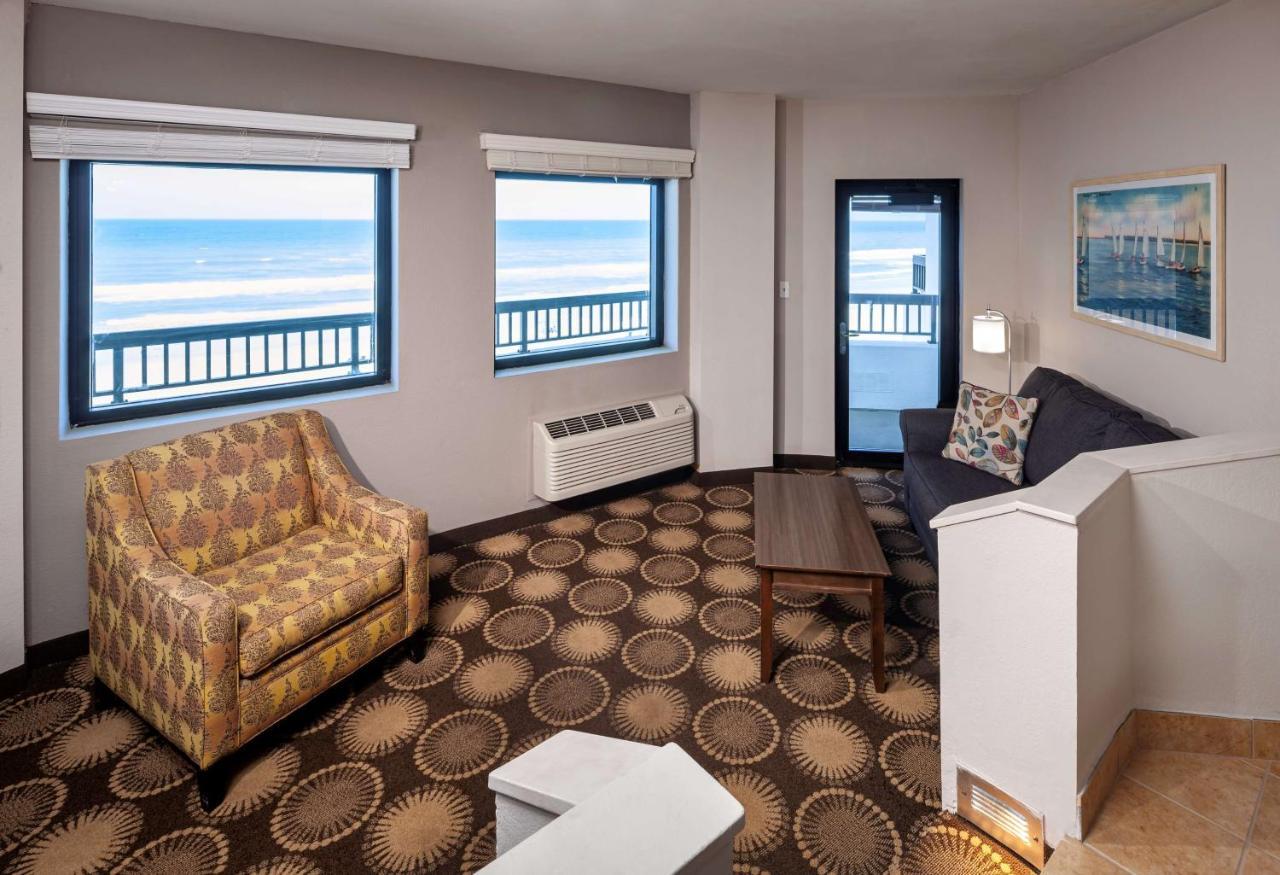 Western New Smyrna & 3*