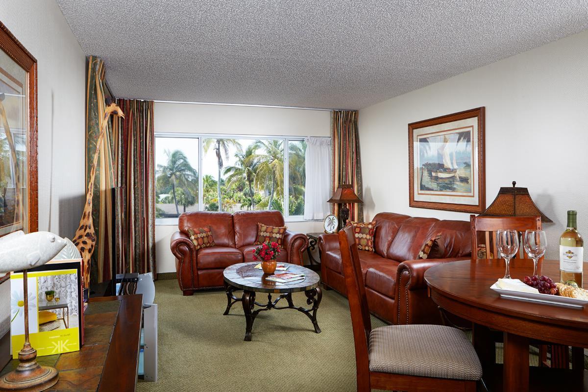 Western & Hotel Naples