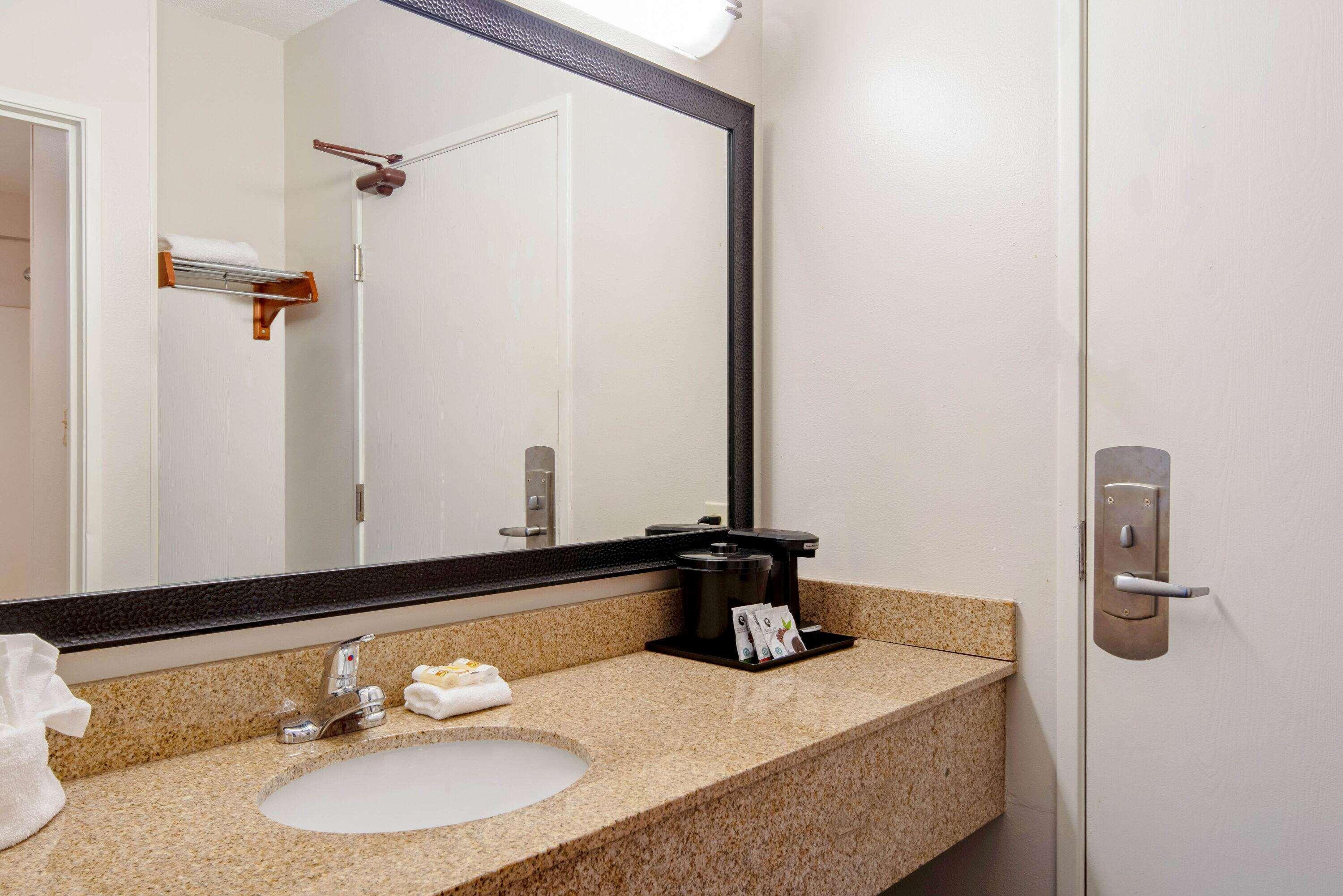 La Quinta By Wyndham East