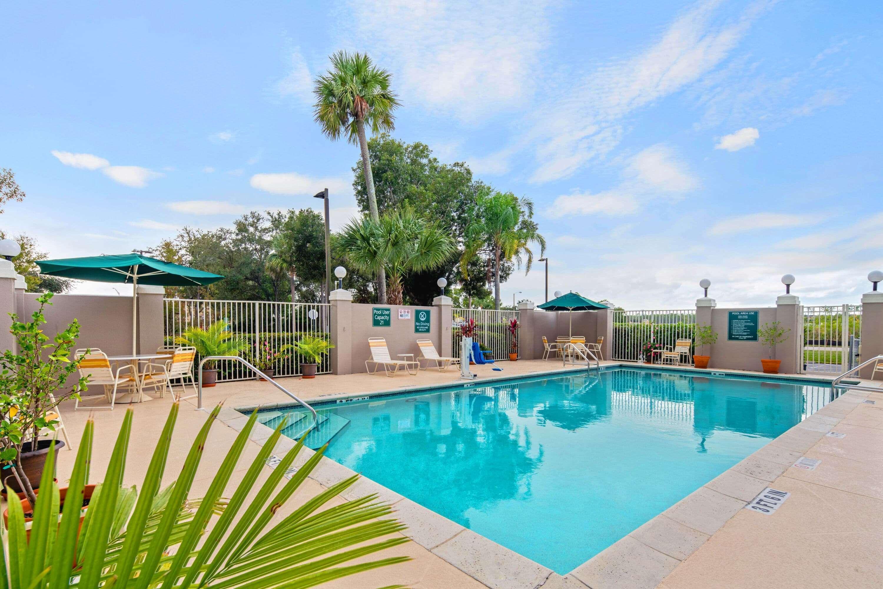 Hotel La Quinta By Wyndham East 3*