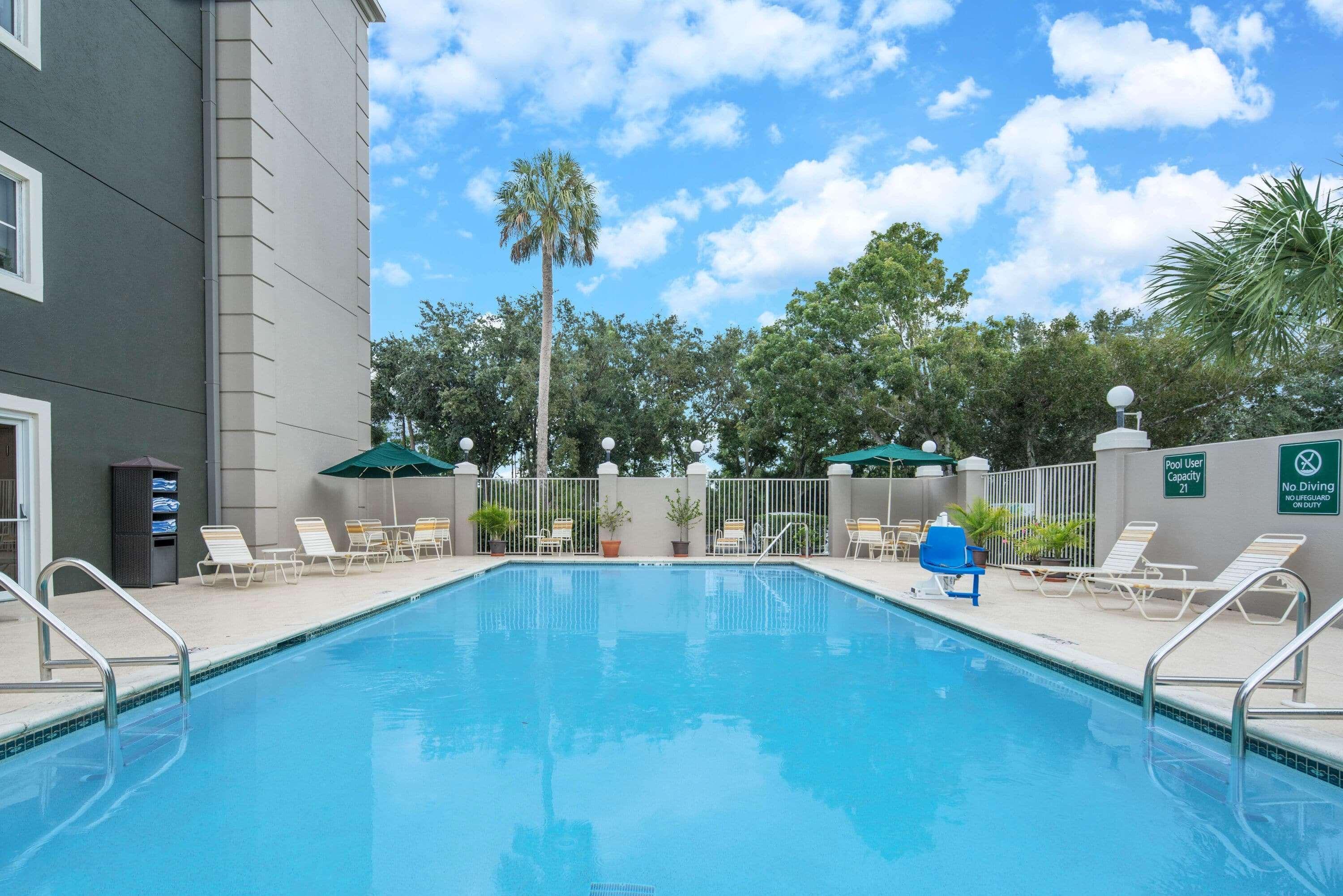 La Quinta By Wyndham East 3*
