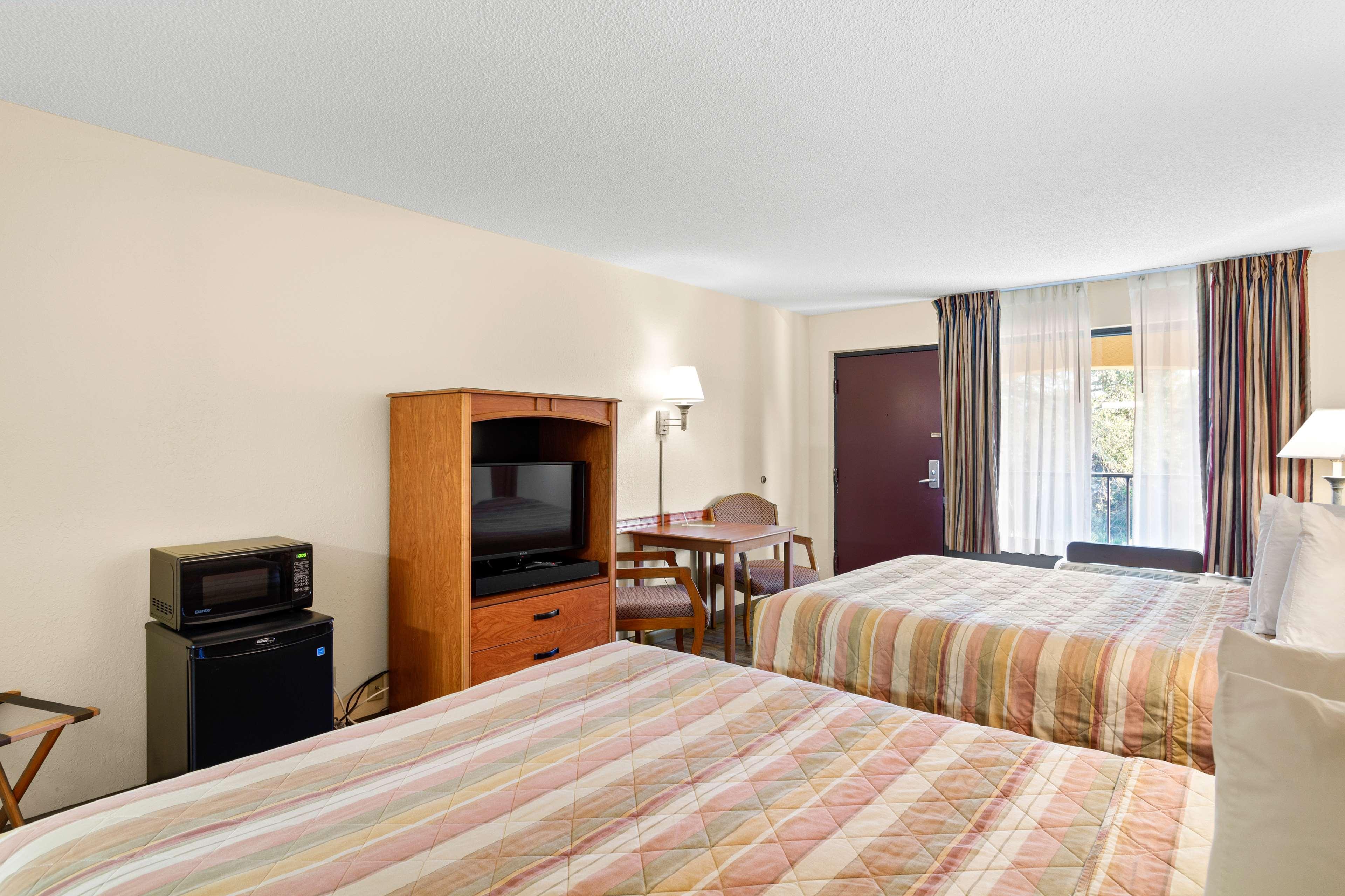 Americas Value Ocean Motel 2*