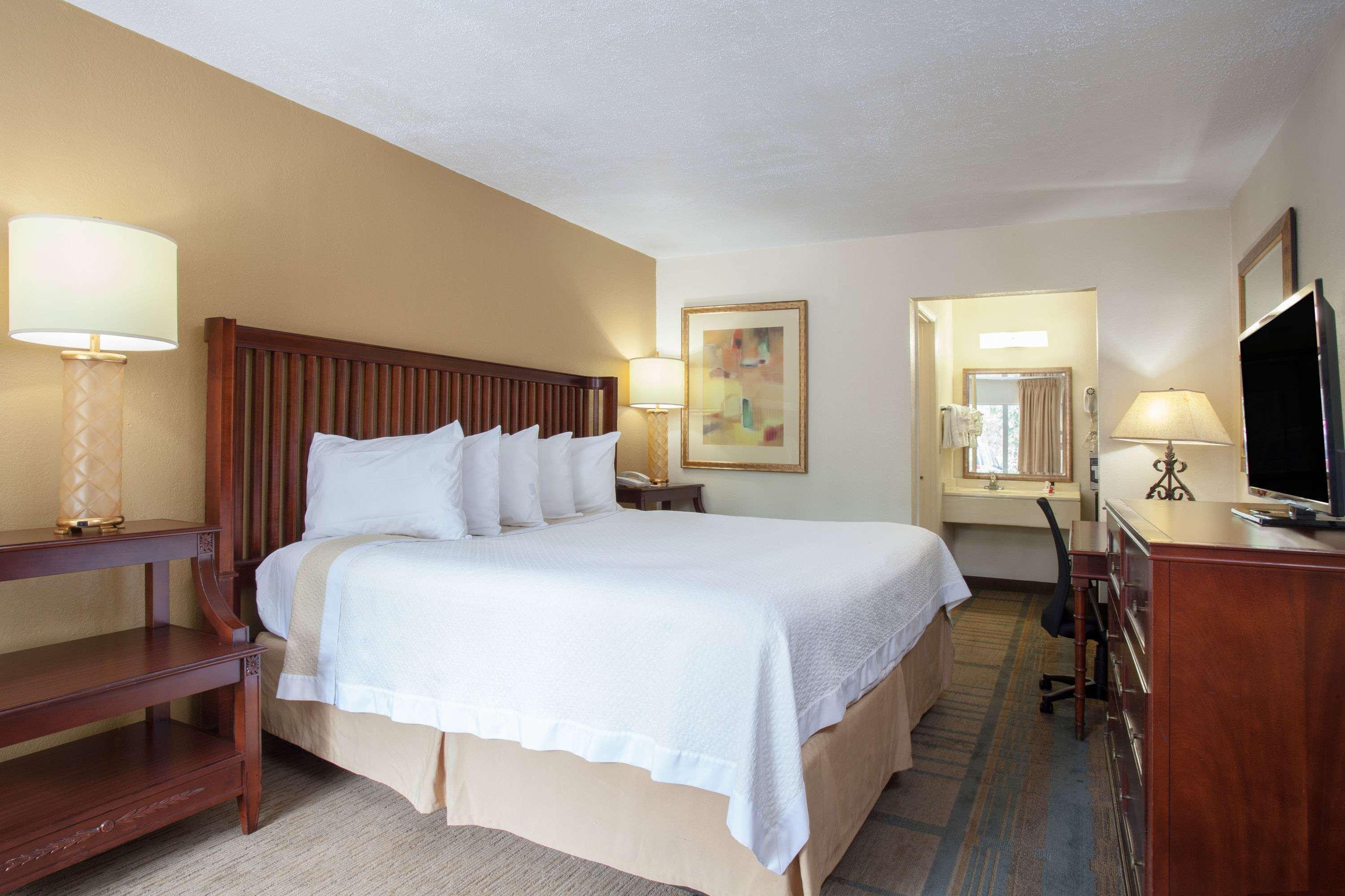 Days By Wyndham Daytona Speedway Hotel 2*