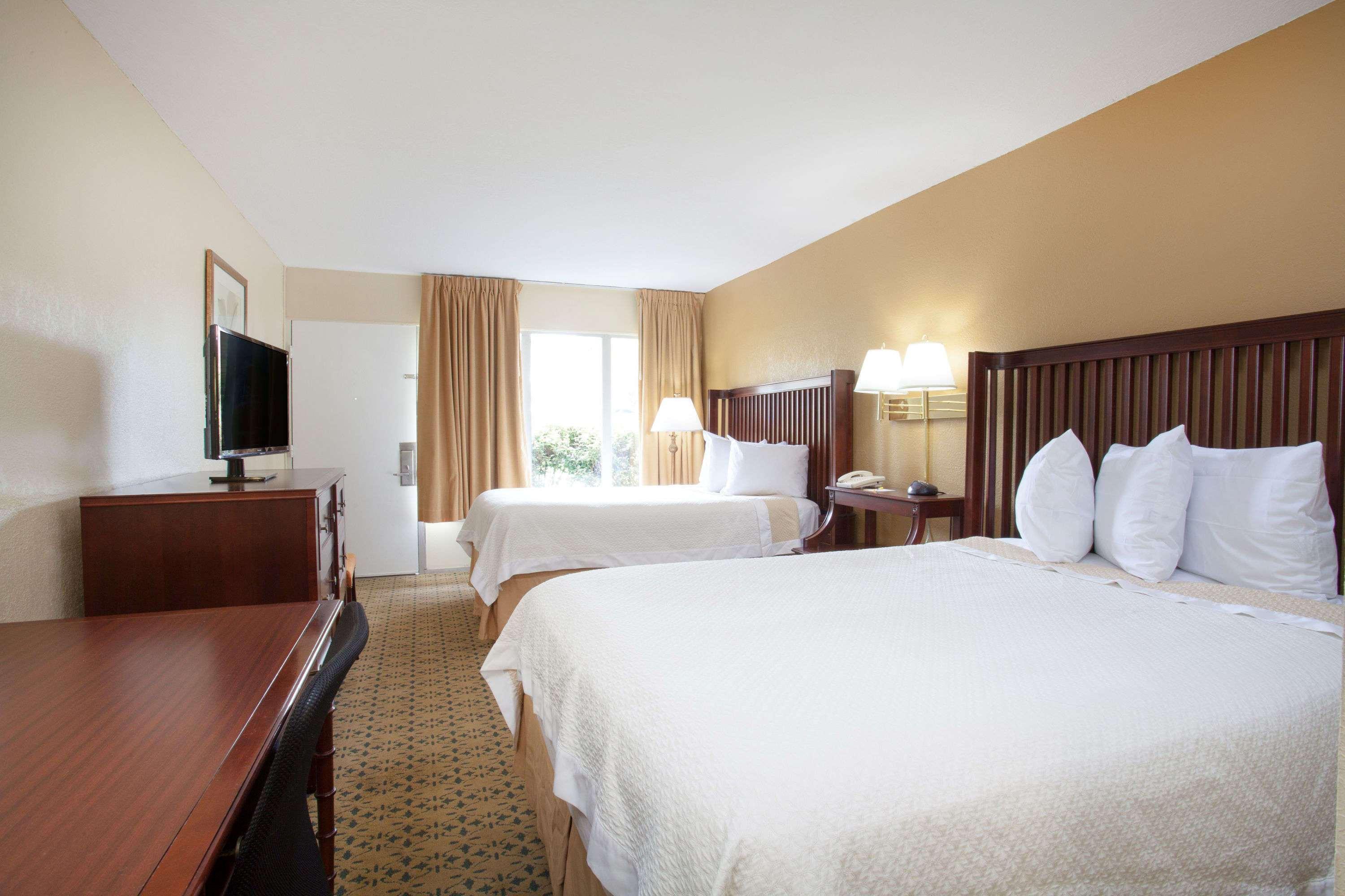 Hotel Days By Wyndham Daytona Speedway 2*