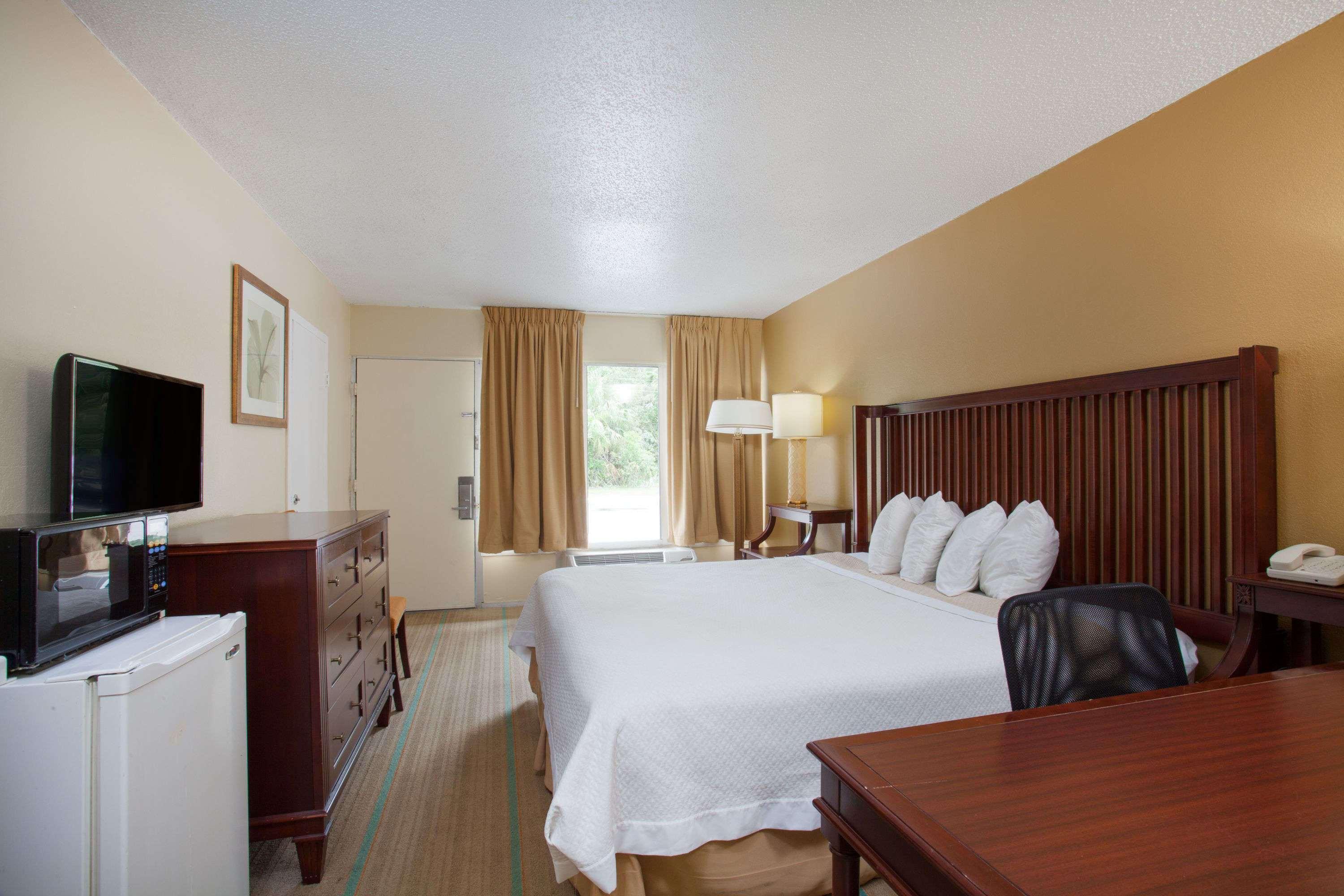 Days By Wyndham Daytona Speedway Hotel 2*