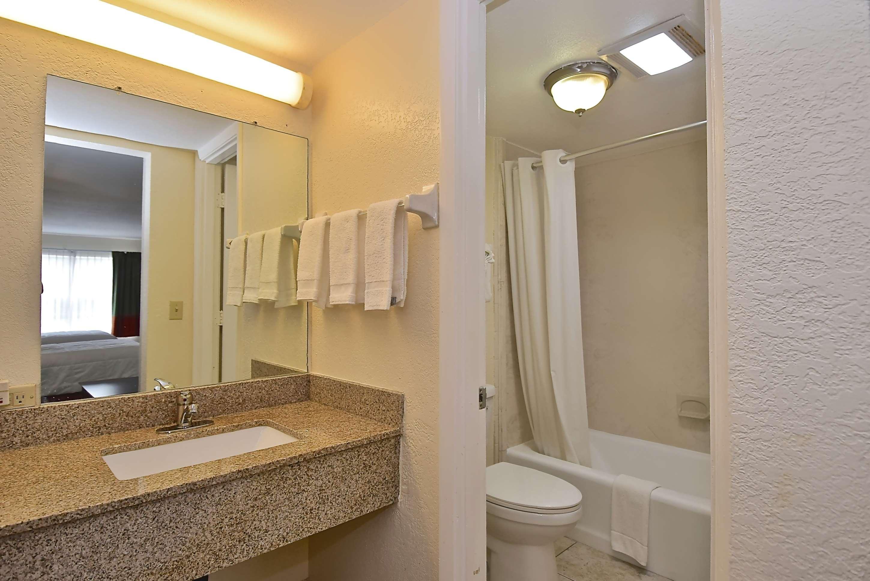 Surestay By Western Lido Hotel Sarasota