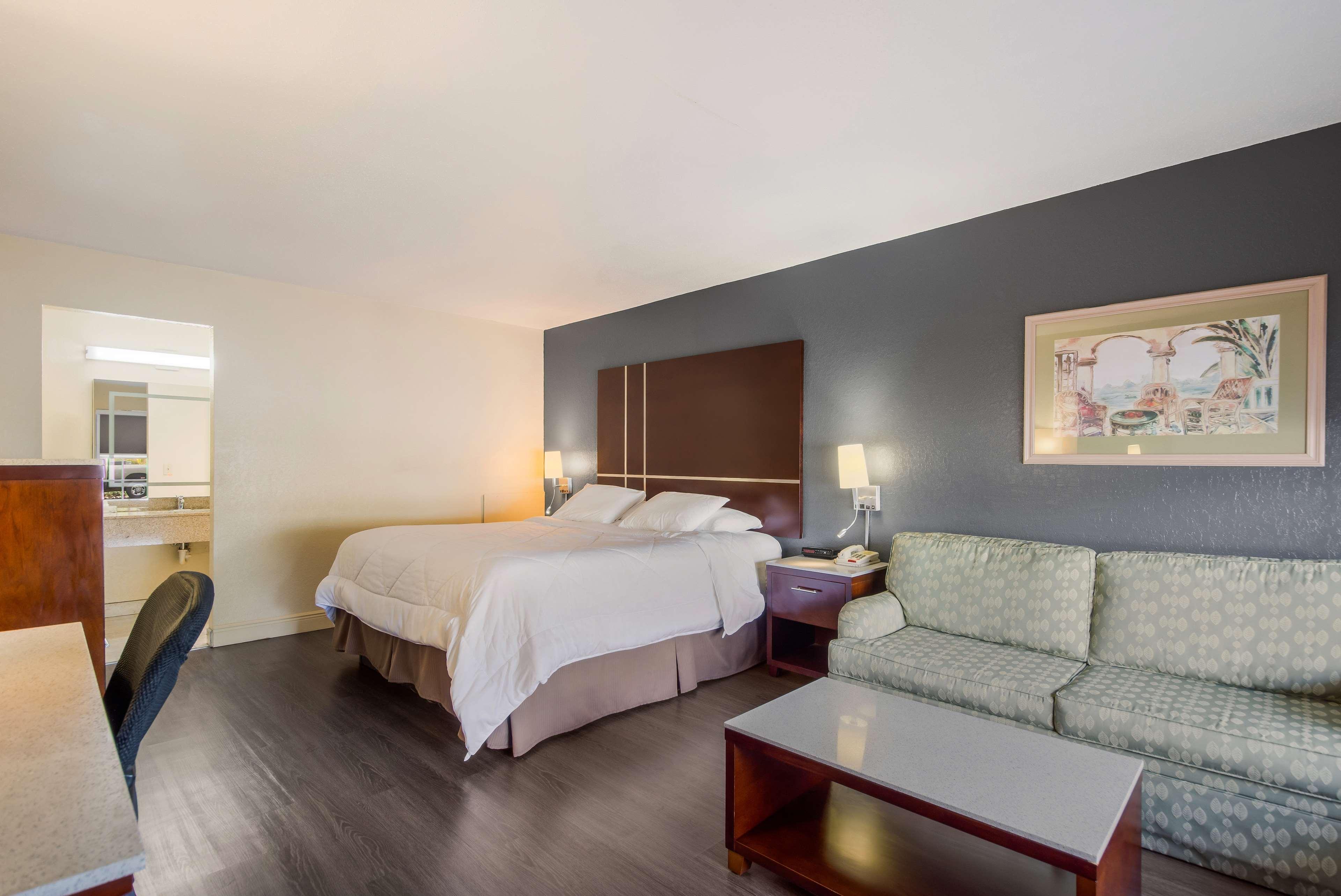 Surestay By Western Lido