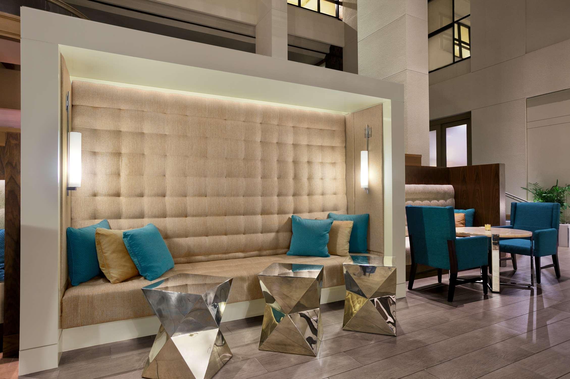 Hilton Miami Airport Blue Lagoon Hotel 4*