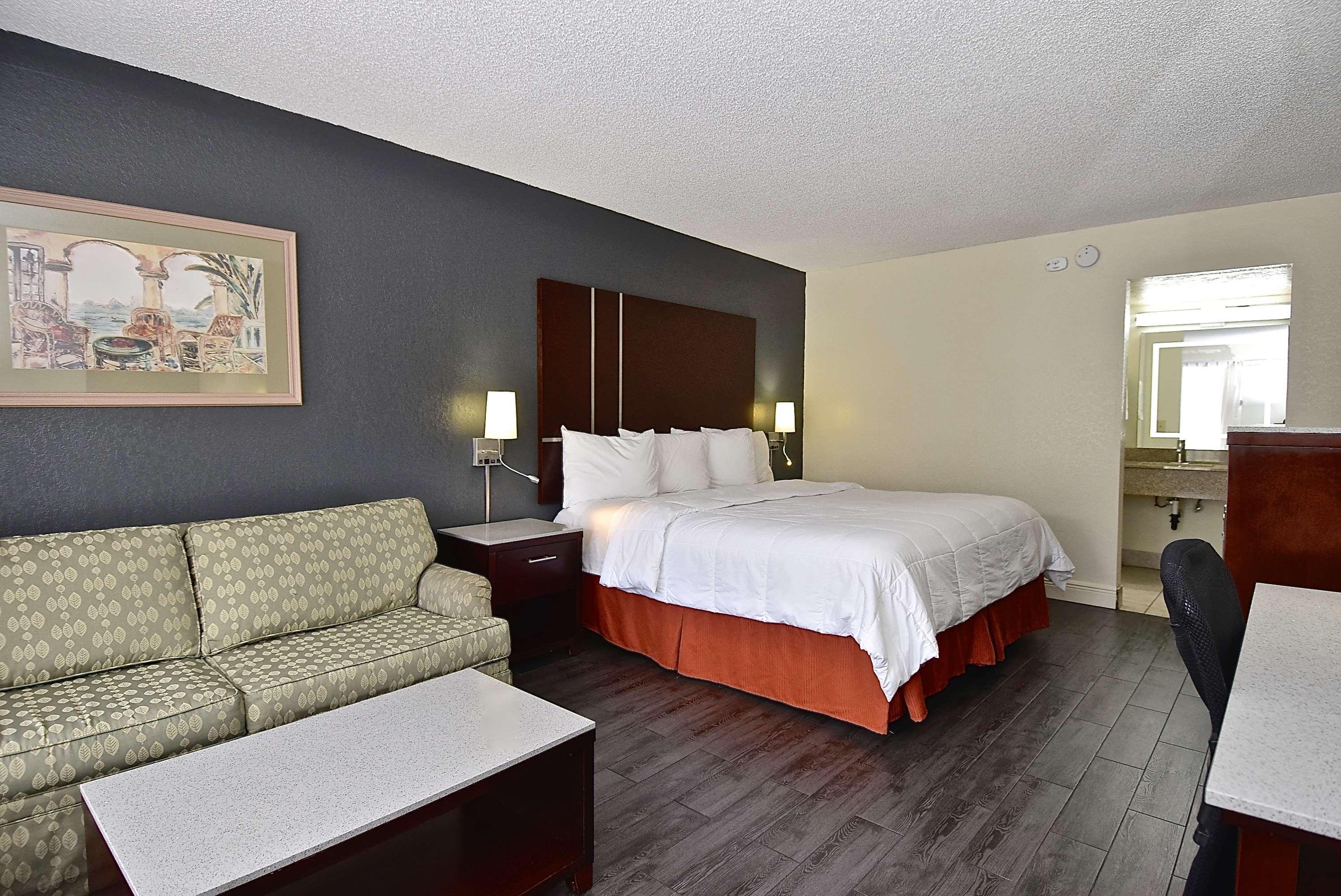 Surestay By Western Lido Hotel