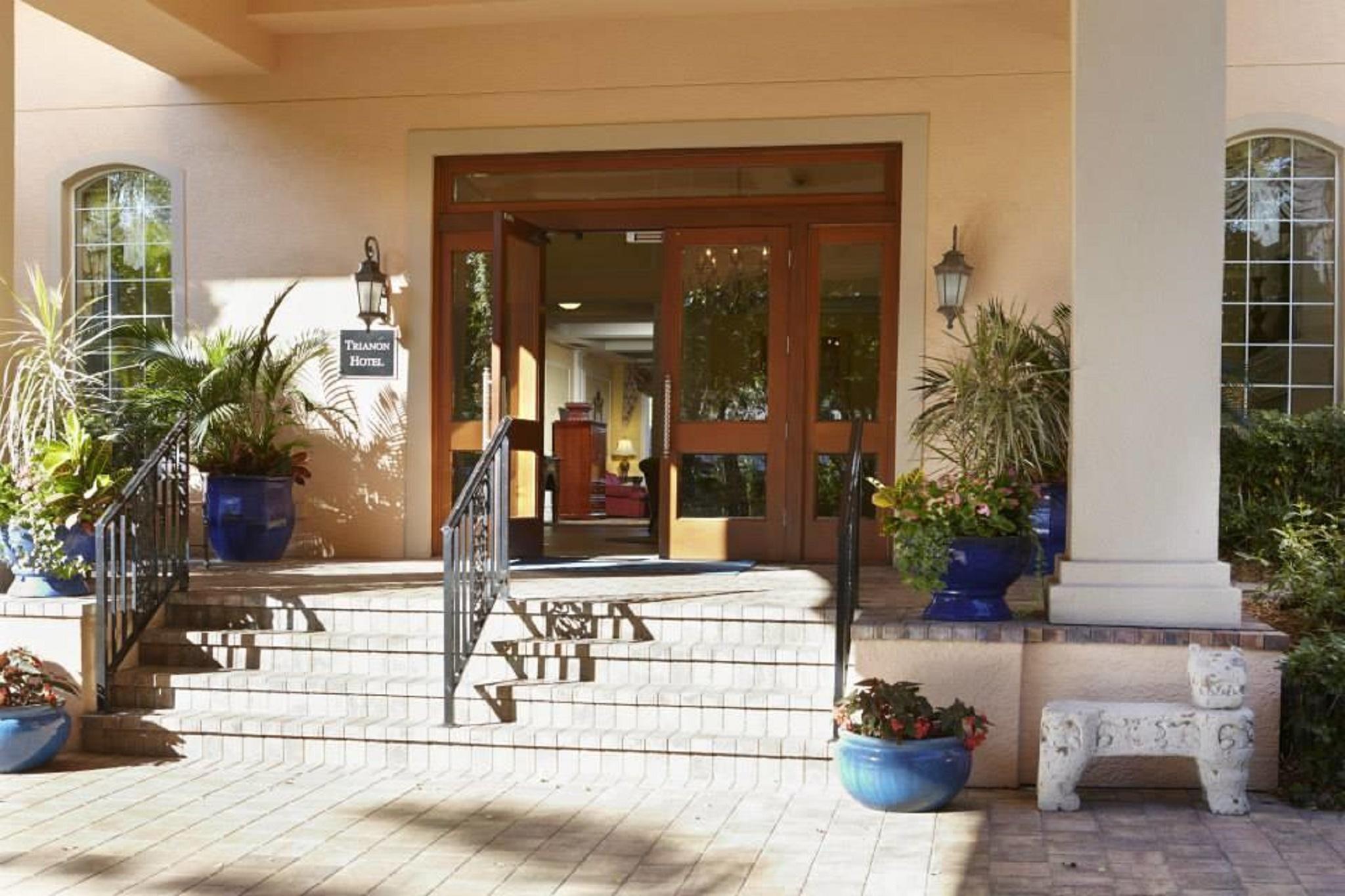The Capri 4* Naples