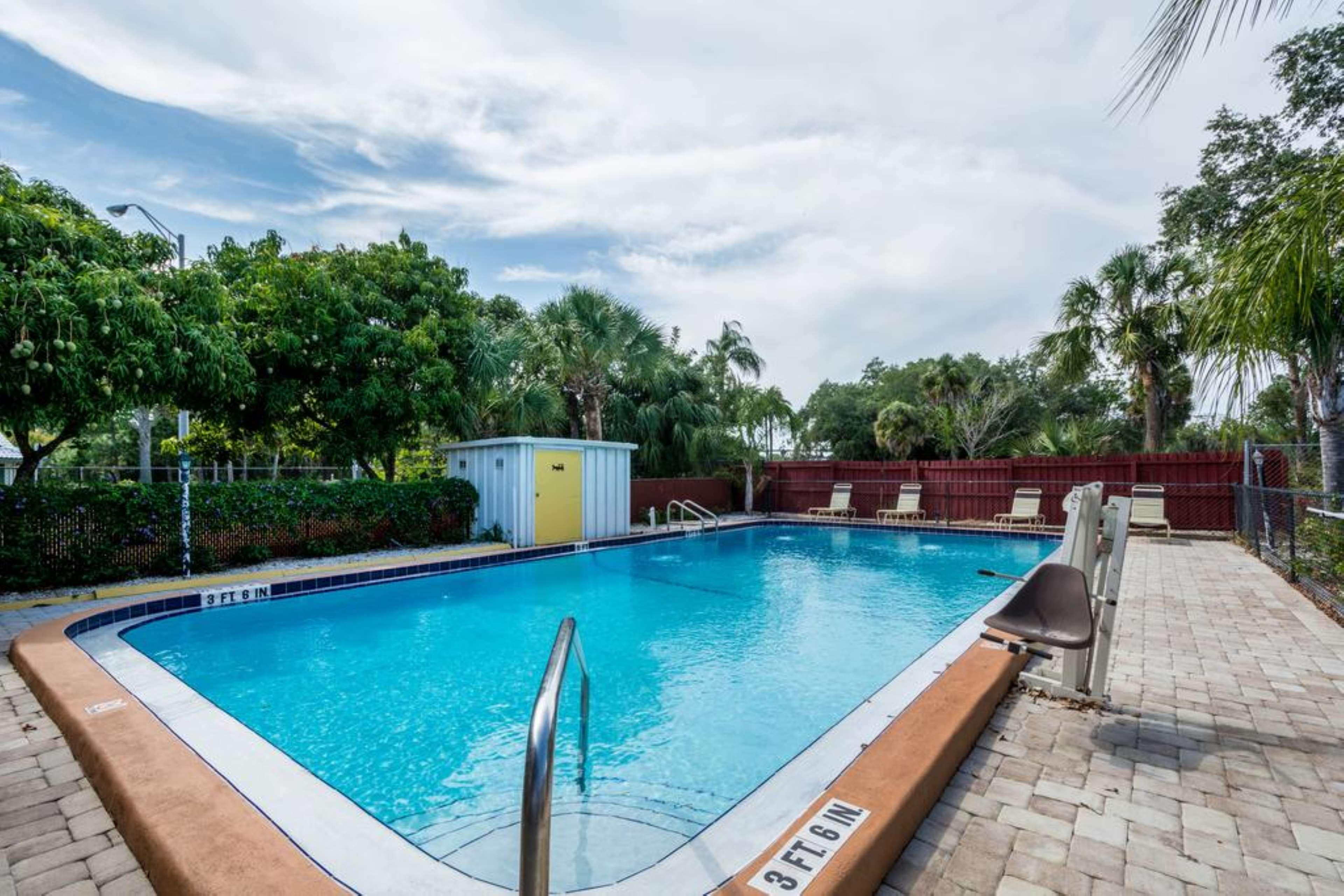 Surestay By Western Lido