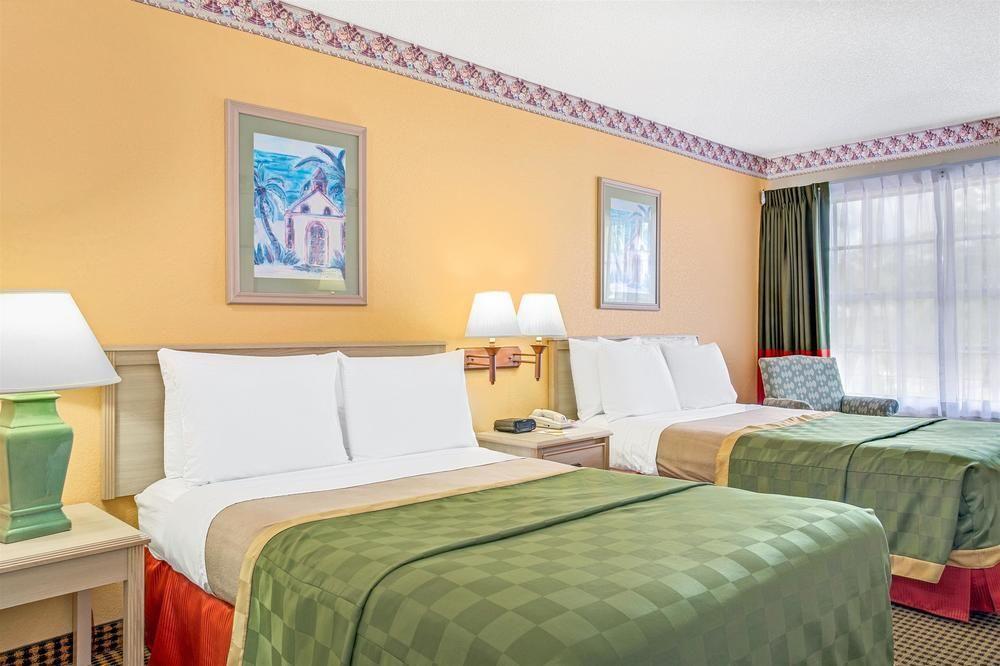 Surestay By Western Lido Hotel 2*