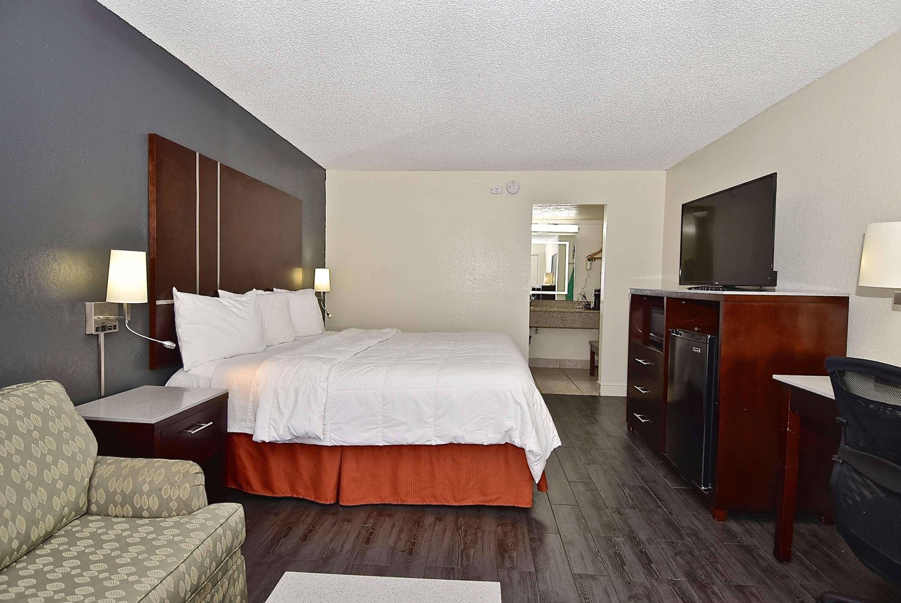Hotel Surestay By Western Lido