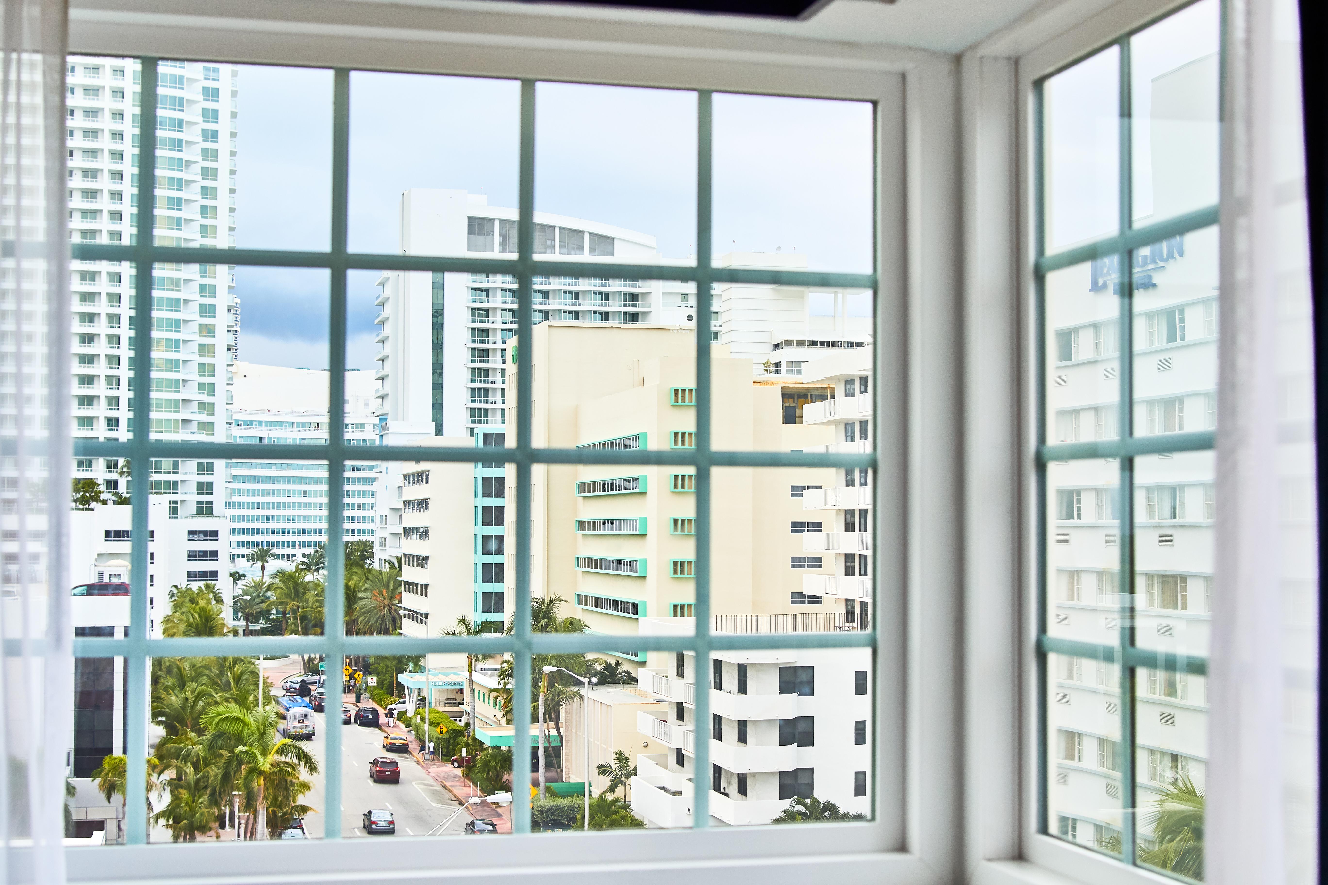 Modern In Miami Aparthotel