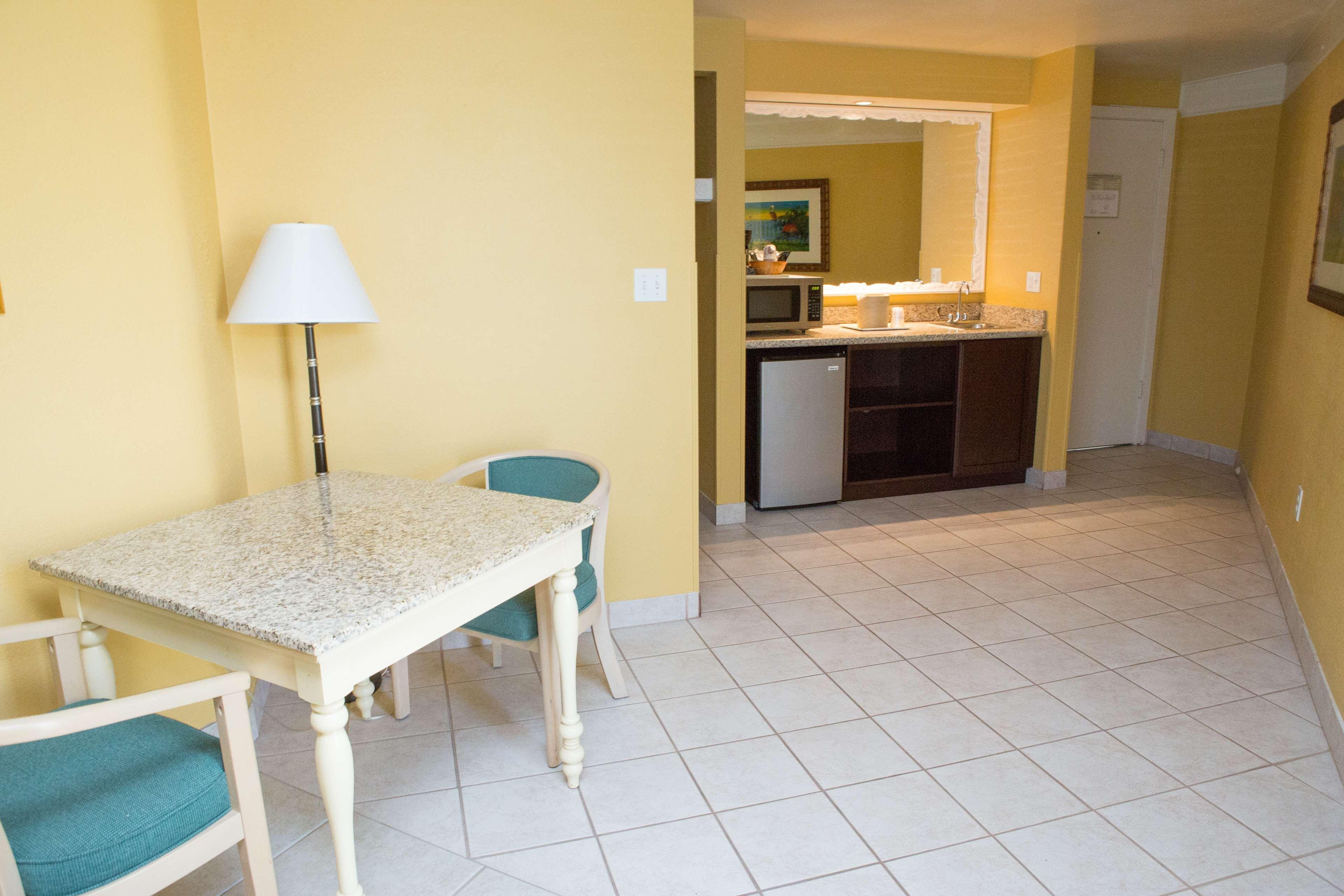 Western Yacht Harbor 3*
