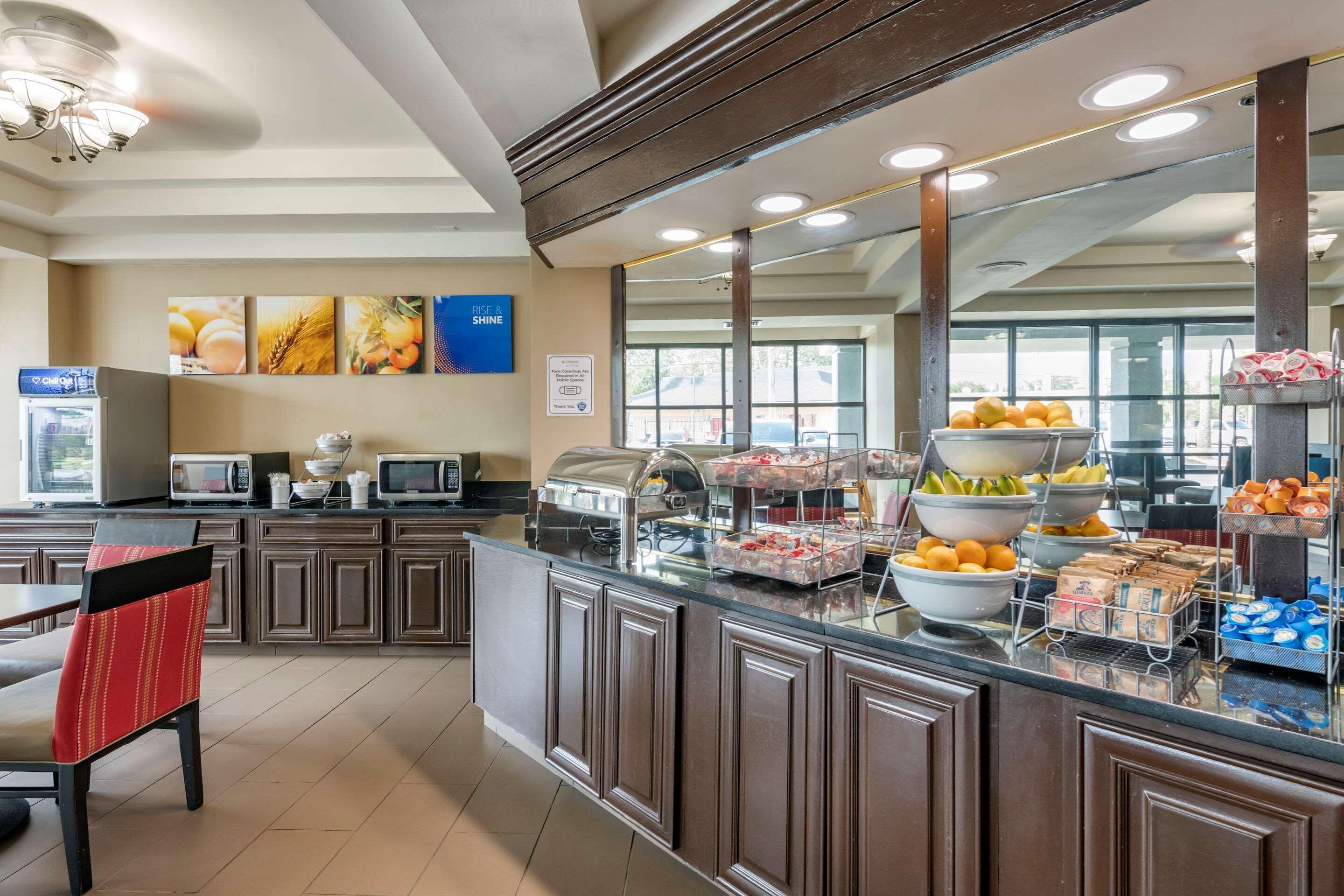 Hotel Comfort Baymeadows Near Butler Blvd