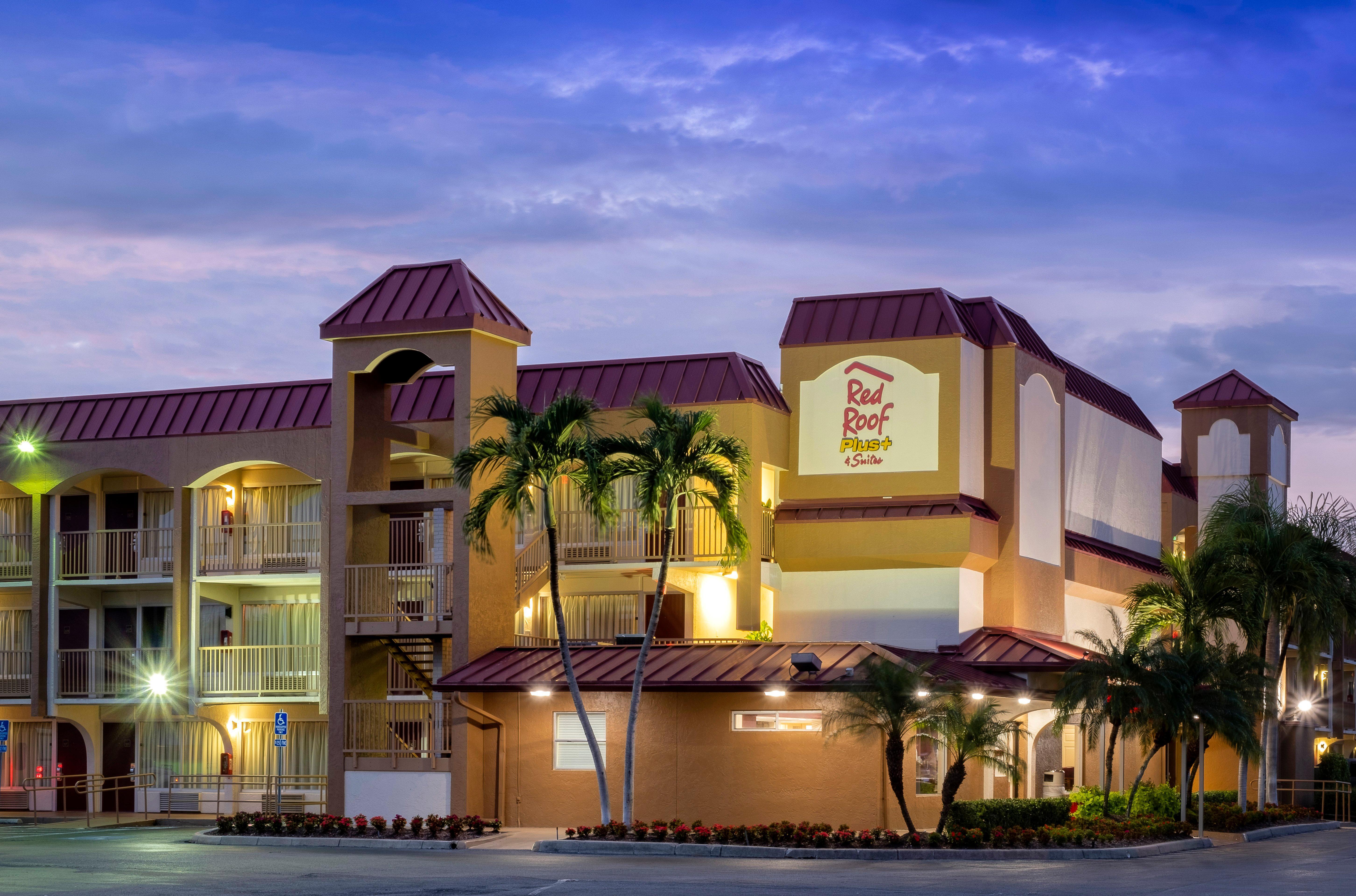 Red Roof Plus+ & Downtown-5th Ave S Naples