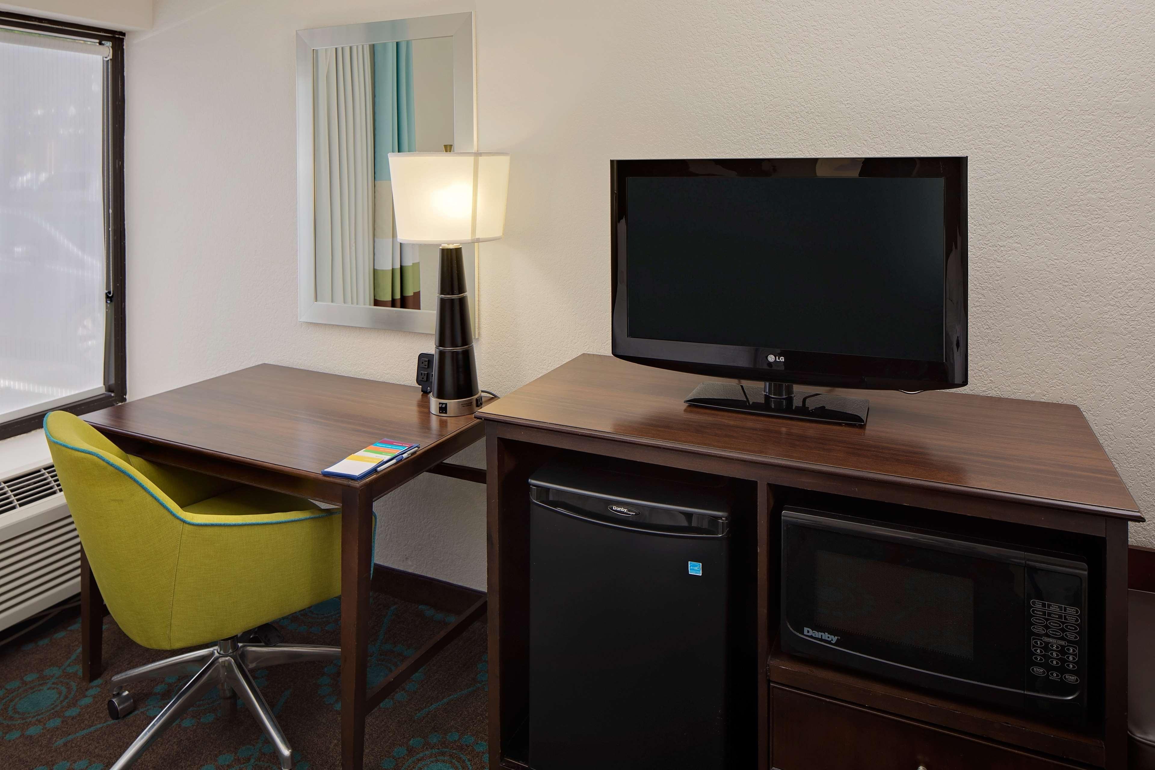 Hampton Naples-central 3* Naples