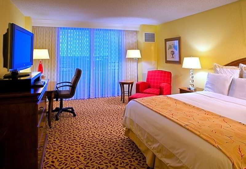 Lauderdale Marriott North Hotel