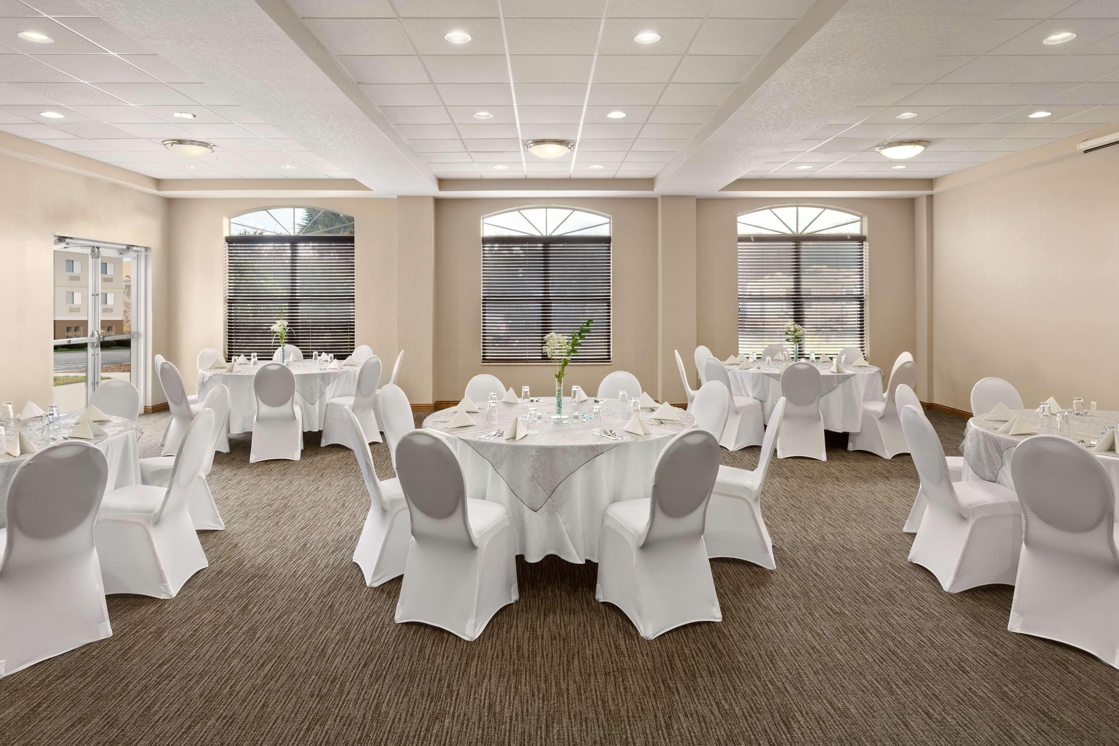 Country & By Radisson, Port Canaveral, Fl 3*